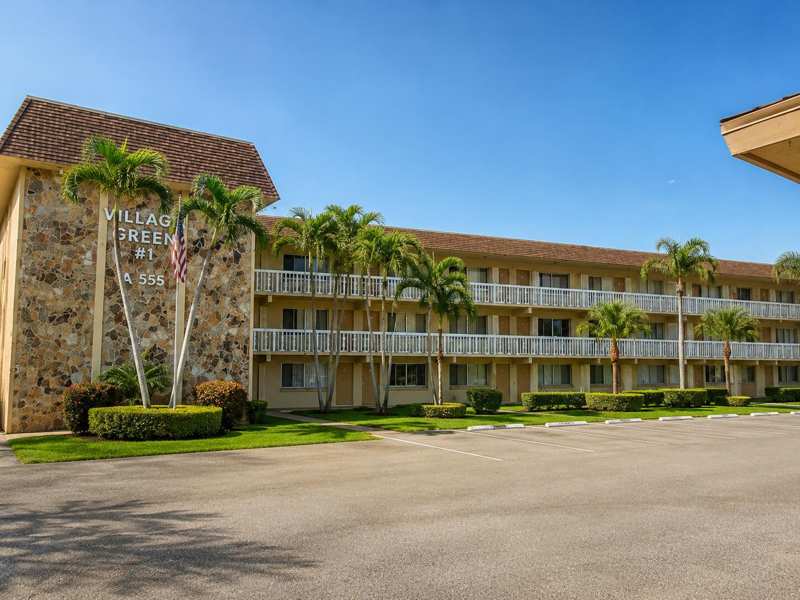 555 Purdy Lane Unit 309, Palm Springs FL 33461
