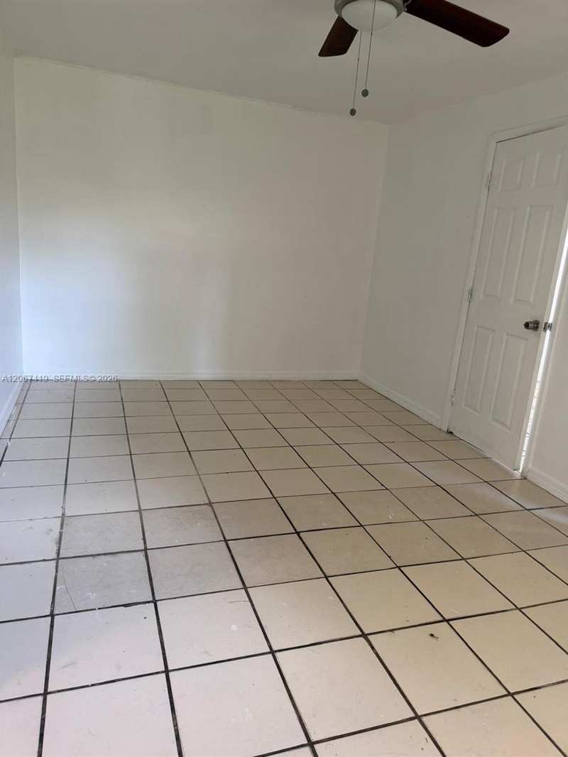 900 NW 121st St, North Miami FL 33168