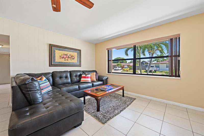 4057 CHUKKER Drive, Palm Springs FL 33406