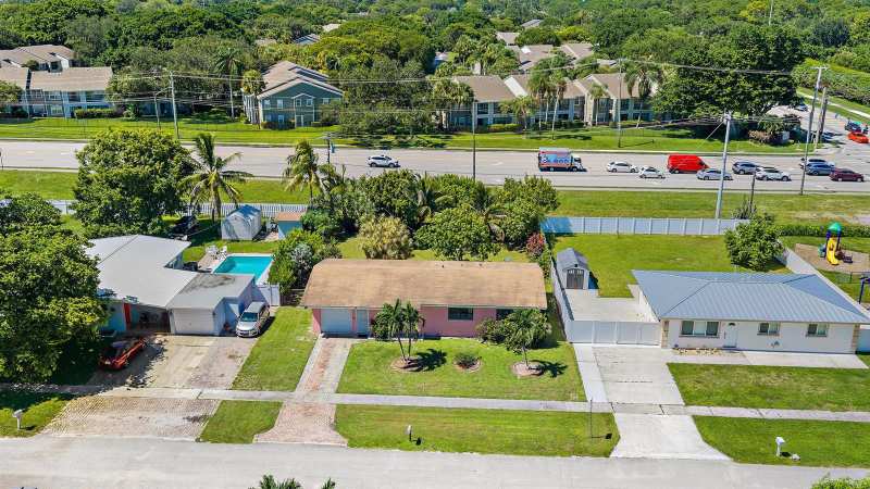 4057 CHUKKER Drive, Palm Springs FL 33406
