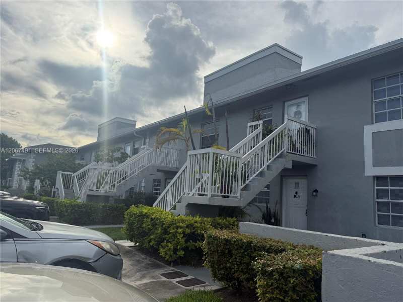 422 NE 210th Cir Ter # 1, Miami FL 33179