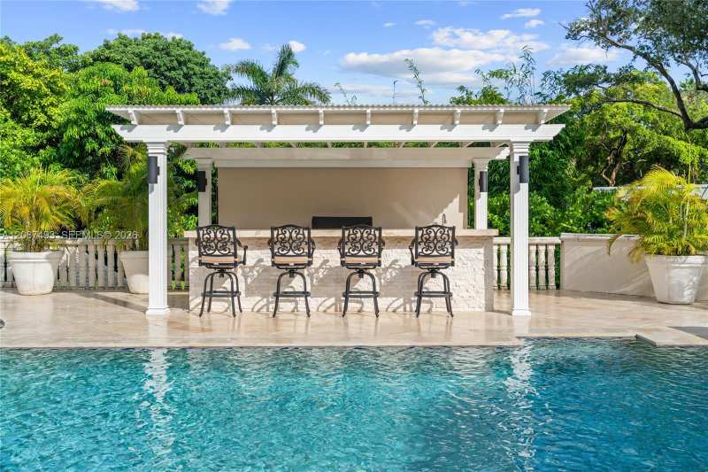 5720 SW 128th St, Pinecrest FL 33156