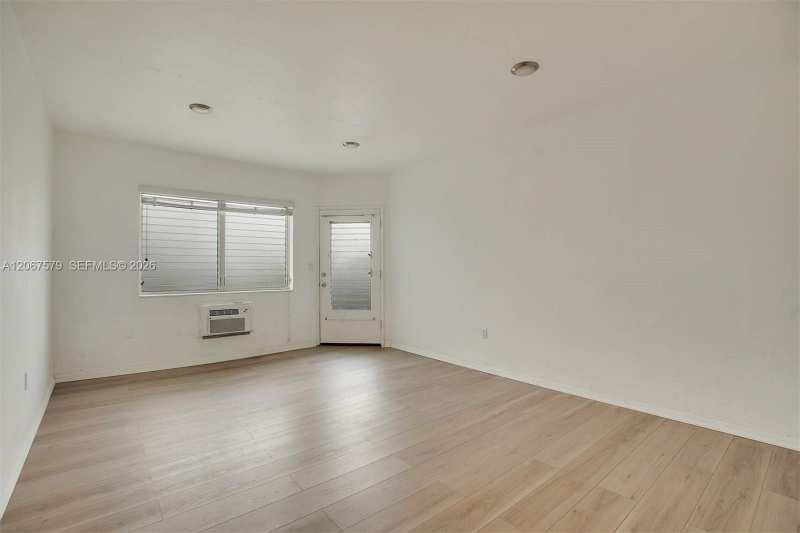 835 Meridian Ave # 3, Miami Beach FL 33139