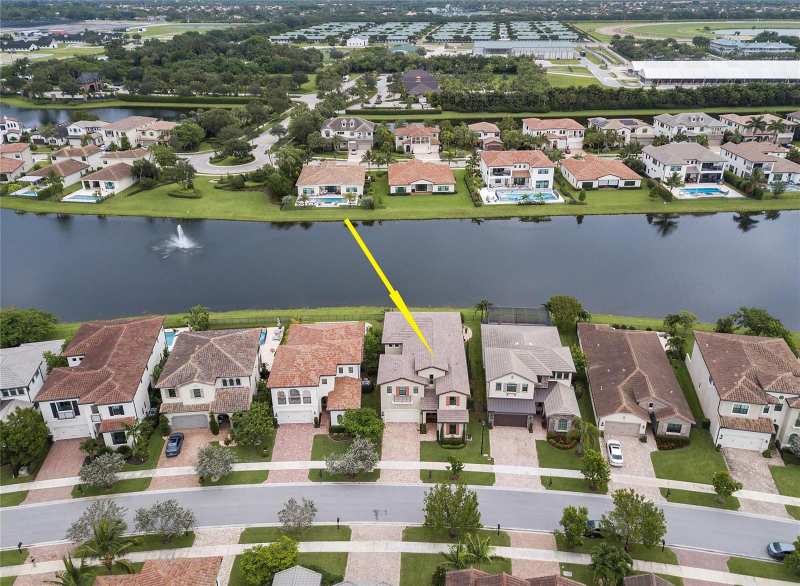 8484 GRAND PRIX Lane, Boynton Beach FL 33472
