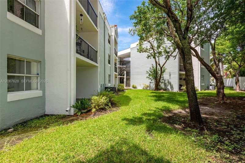 6272 NW 186th St # 106, Miami FL 33015