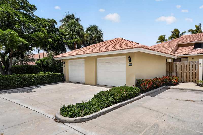 222 Old Meadow Way, Palm Beach Gardens FL 33418