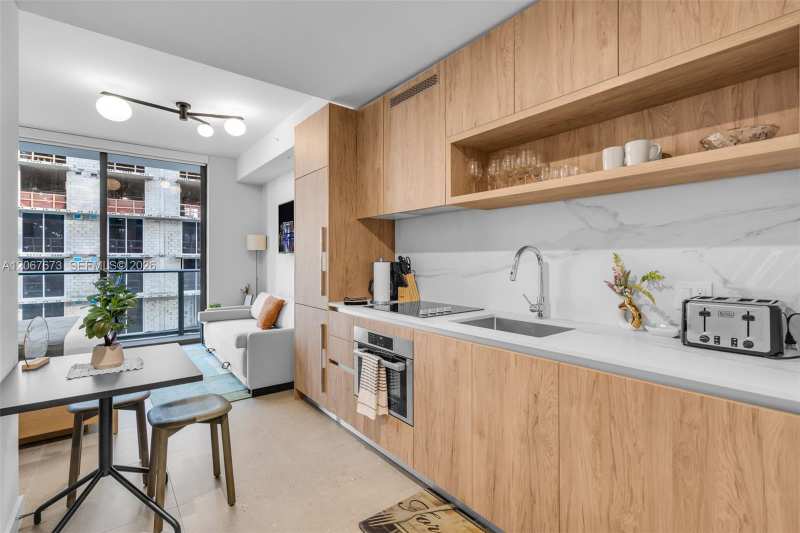 11 NE 6th St # 2808, Miami FL 33132