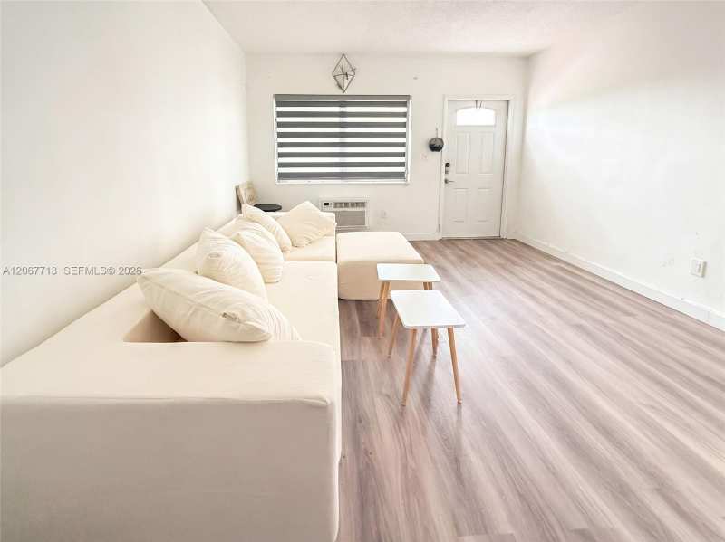 7720 Harding Ave # 3, Miami Beach FL 33141