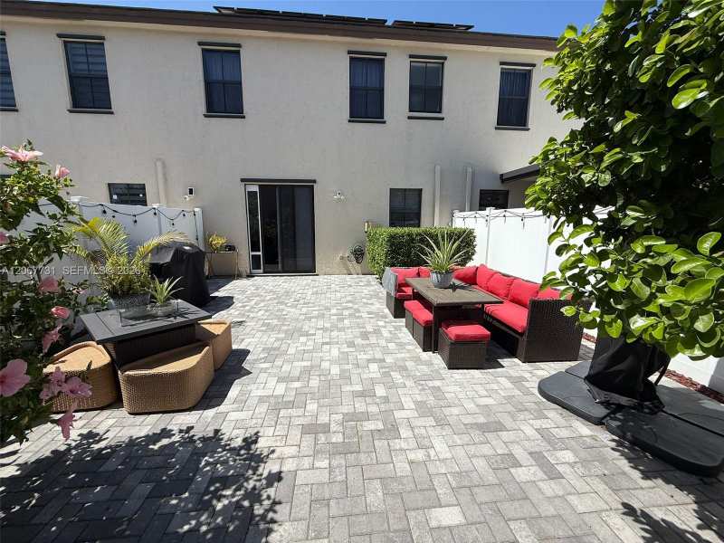 3382 W 112th St, Hialeah FL 33018