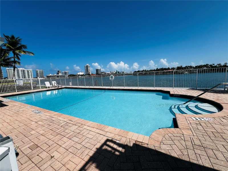 946 Bay Dr # 7, Miami Beach FL 33141