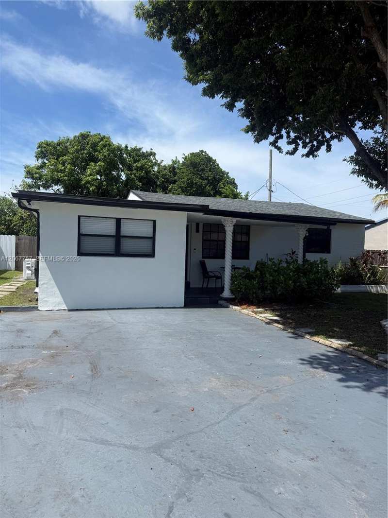 2411 Wiley St, Hollywood FL 33020
