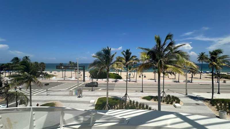 625 ANTIOCH Avenue # 302, Fort Lauderdale FL 33304