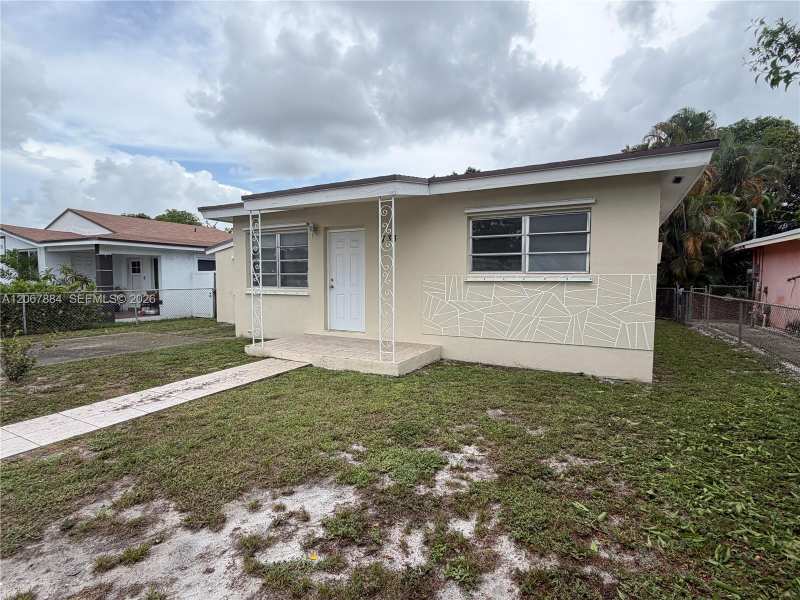 733 W 35th St, Hialeah FL 33012