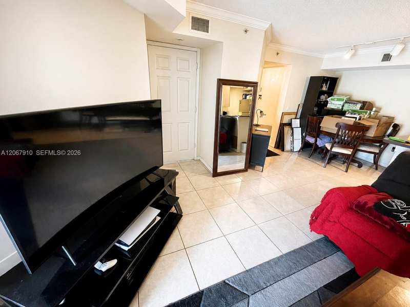 2457 Centergate Dr # 203, Miramar FL 33025
