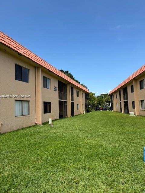 164 Lakeview Dr # 204, Weston FL 33326