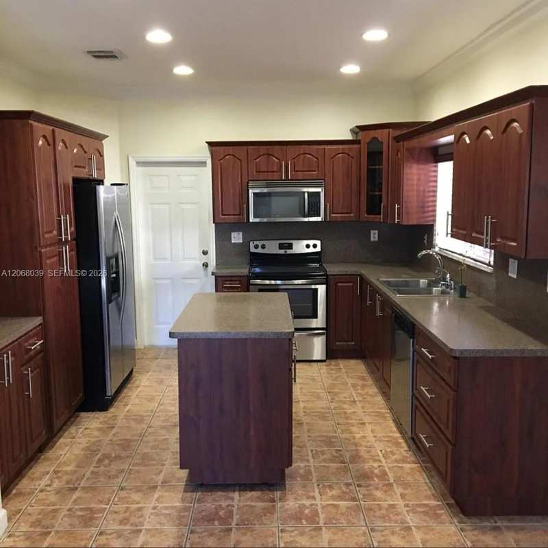 13471 SW 288th Ter, Homestead FL 33033