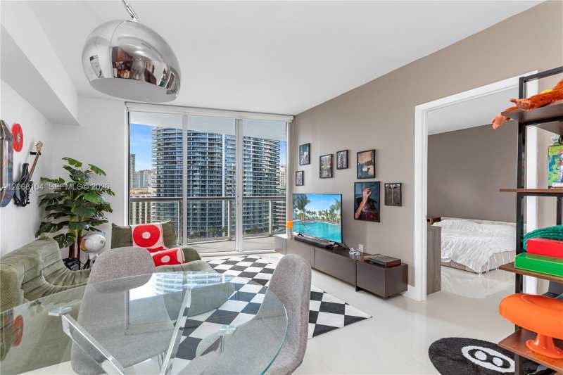 465 Brickell Ave # 2504, Miami FL 33131