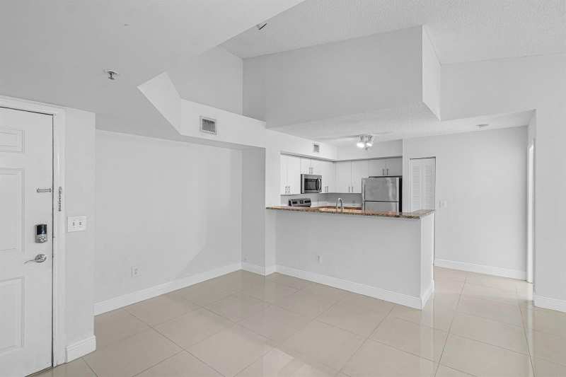 131 Yacht Club Way # 307, Hypoluxo FL 33462