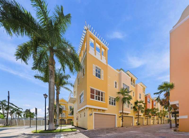 2332 Vintage Drive, Lighthouse Point FL 33064