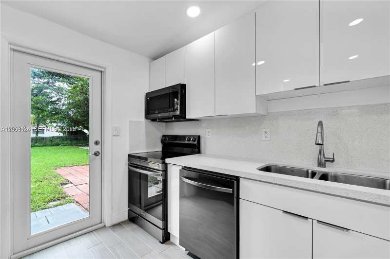 1175 NW 133rd St, North Miami FL 33168