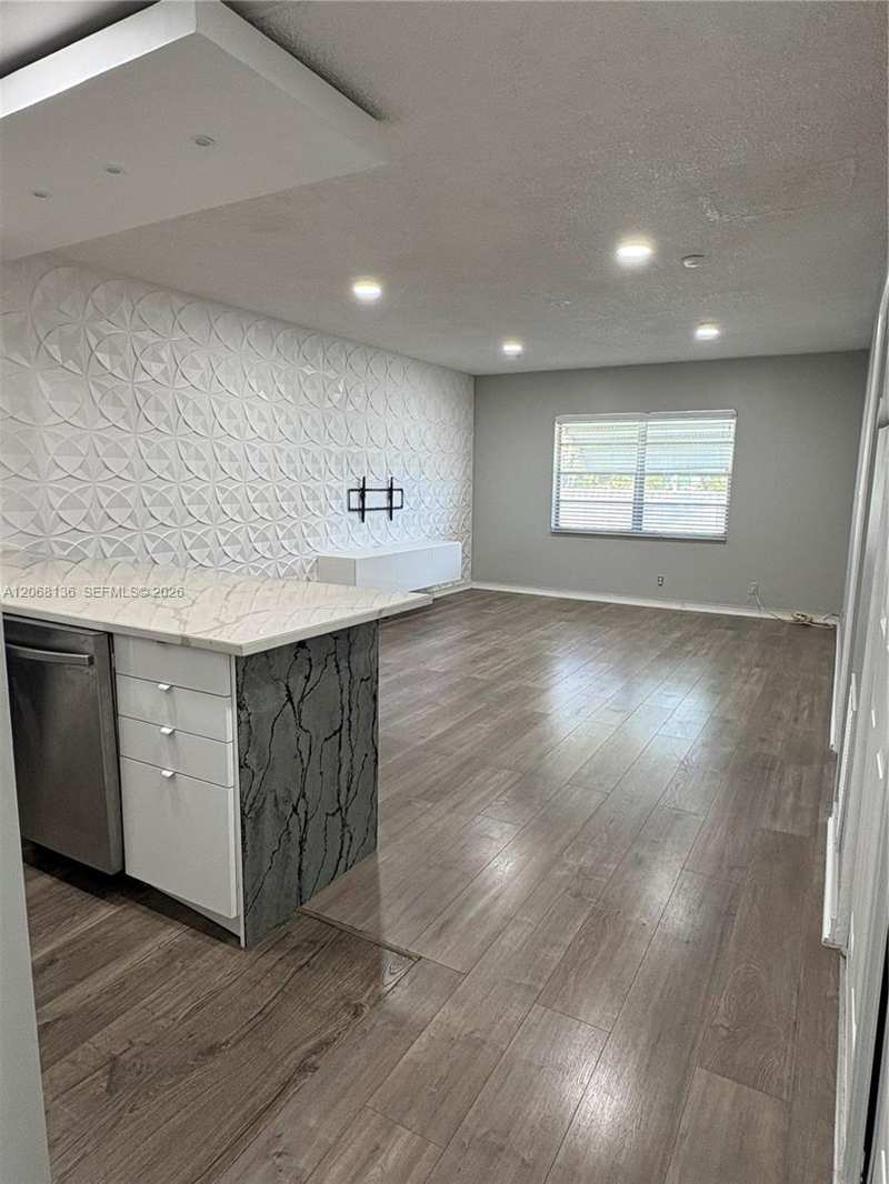 1520 Mckinley St # 108E, Hollywood FL 33020