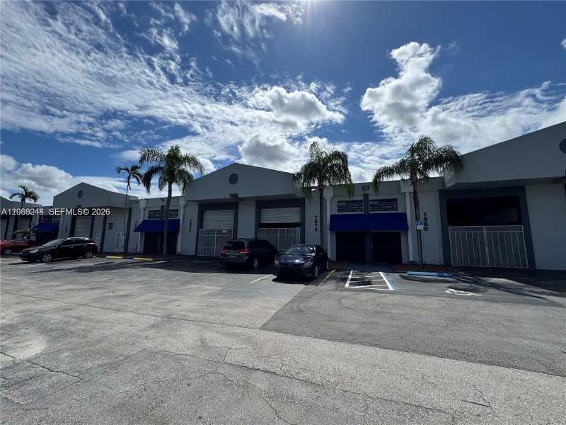 7370 NW 56th St # 7370, Miami FL 33166
