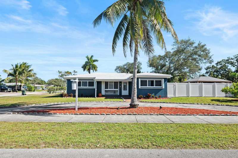 1900 SW 33rd Avenue, Fort Lauderdale FL 33312