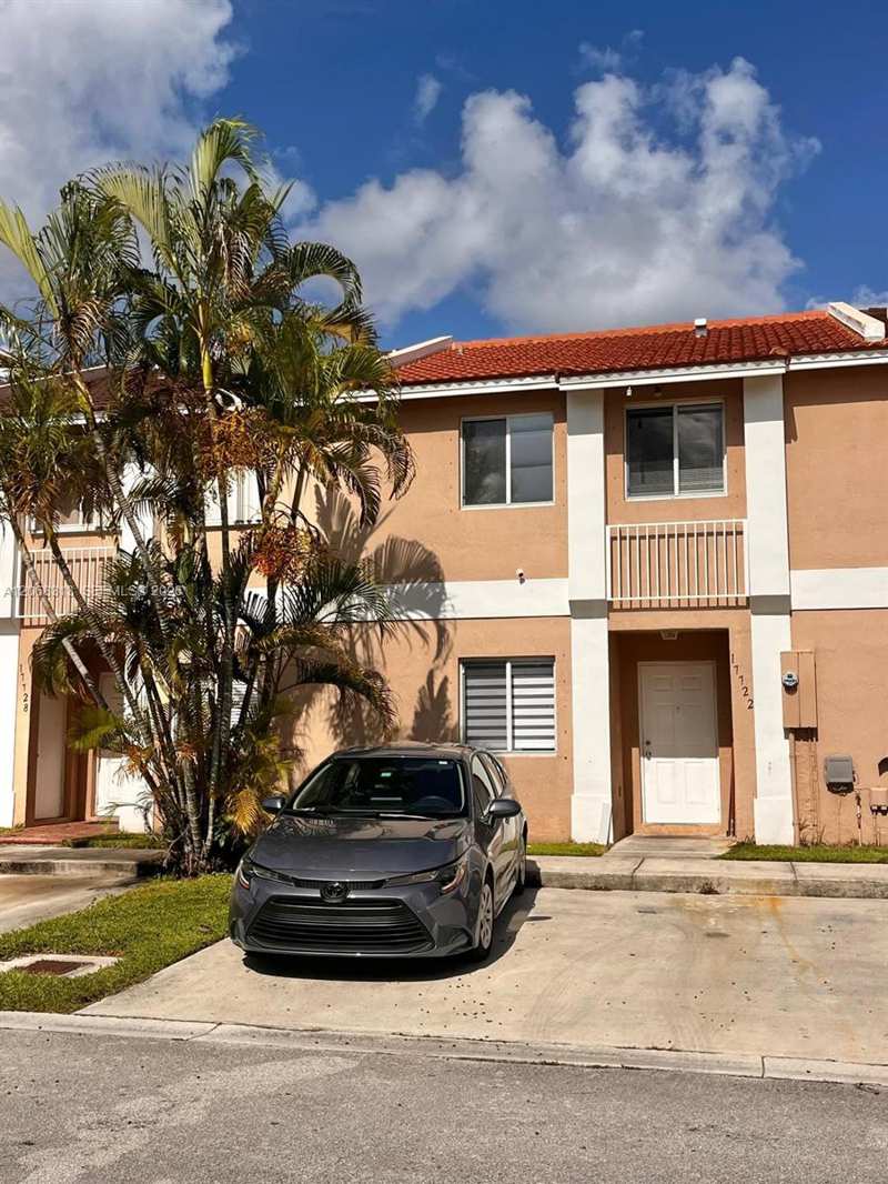 17722 SW 141st Ct, Miami FL 33177