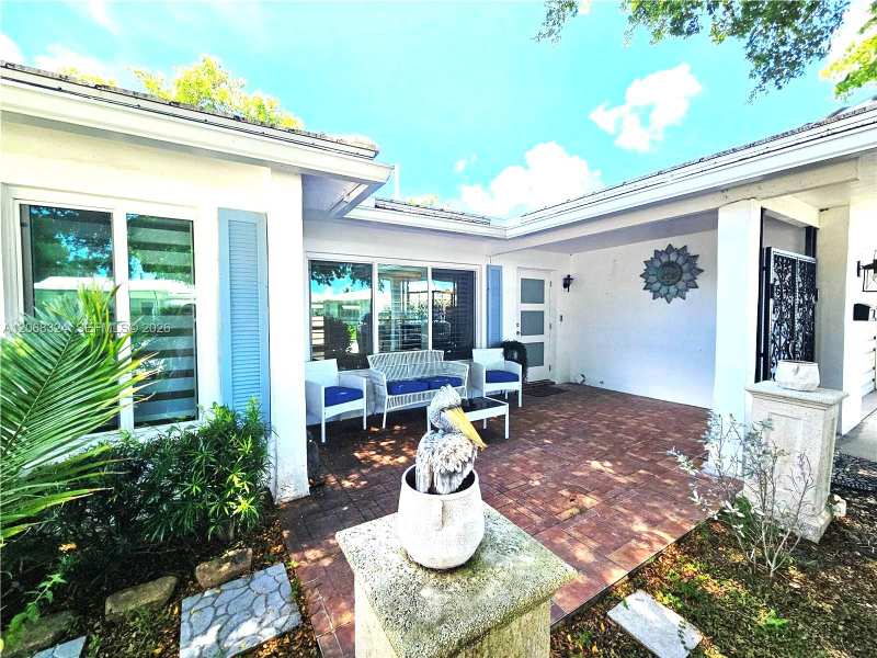 2661 NW 4th Ave, Pompano Beach FL 33064