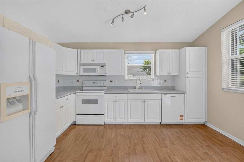 7666 Rockport Circle, Lake Worth FL 33467