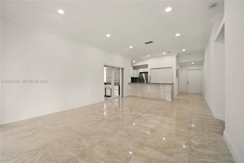 5202 NW 187th St, Miami Gardens FL 33055