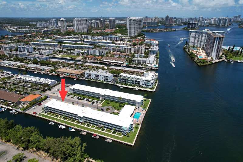 3922 NE 166th St # S303, North Miami Beach FL 33160