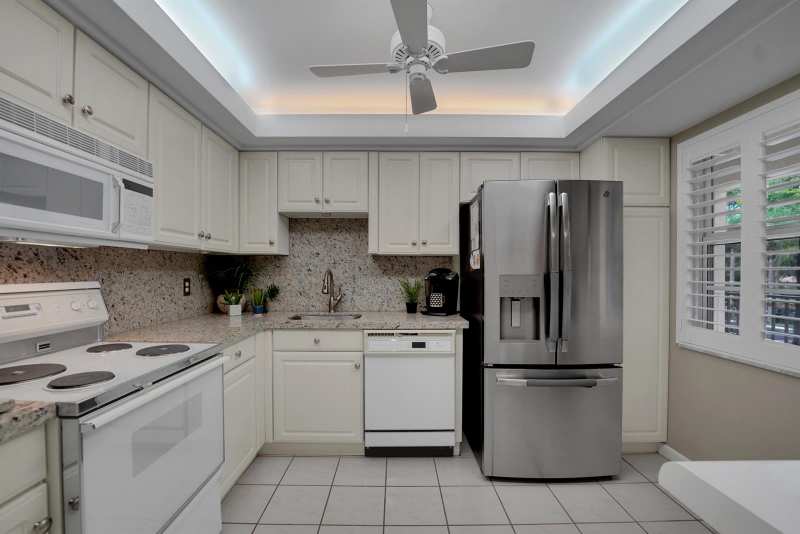 804 CYPRESS GROVE Lane # 210, Pompano Beach FL 33069