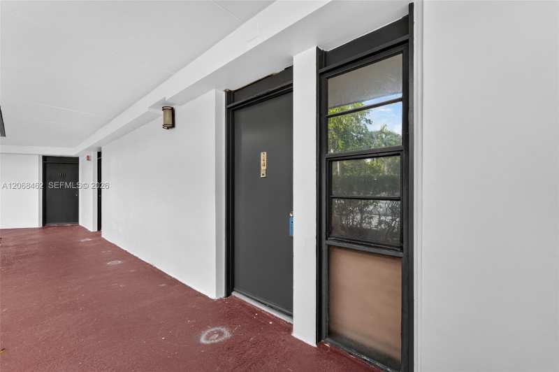 3301 N Country Club Dr # 110, Aventura FL 33180