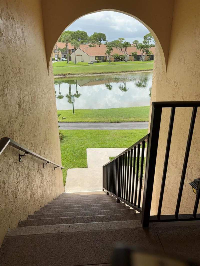 826 Sky Pine Way # G2, FL 33415