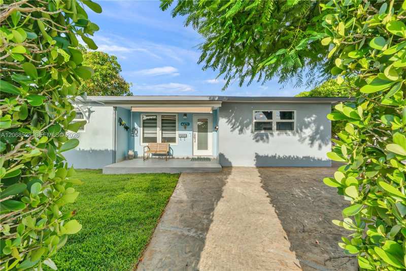 4275 SW 87th Ave, Miami FL 33165