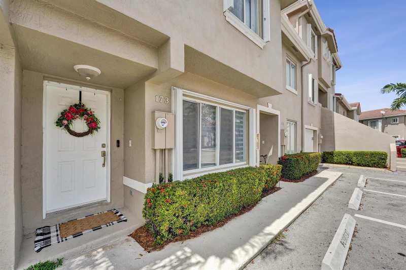 173 Riviera Circle, Weston FL 33326