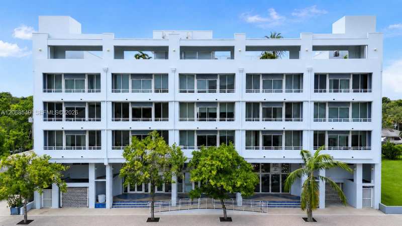 3250 Grand Ave # 406, Miami FL 33133