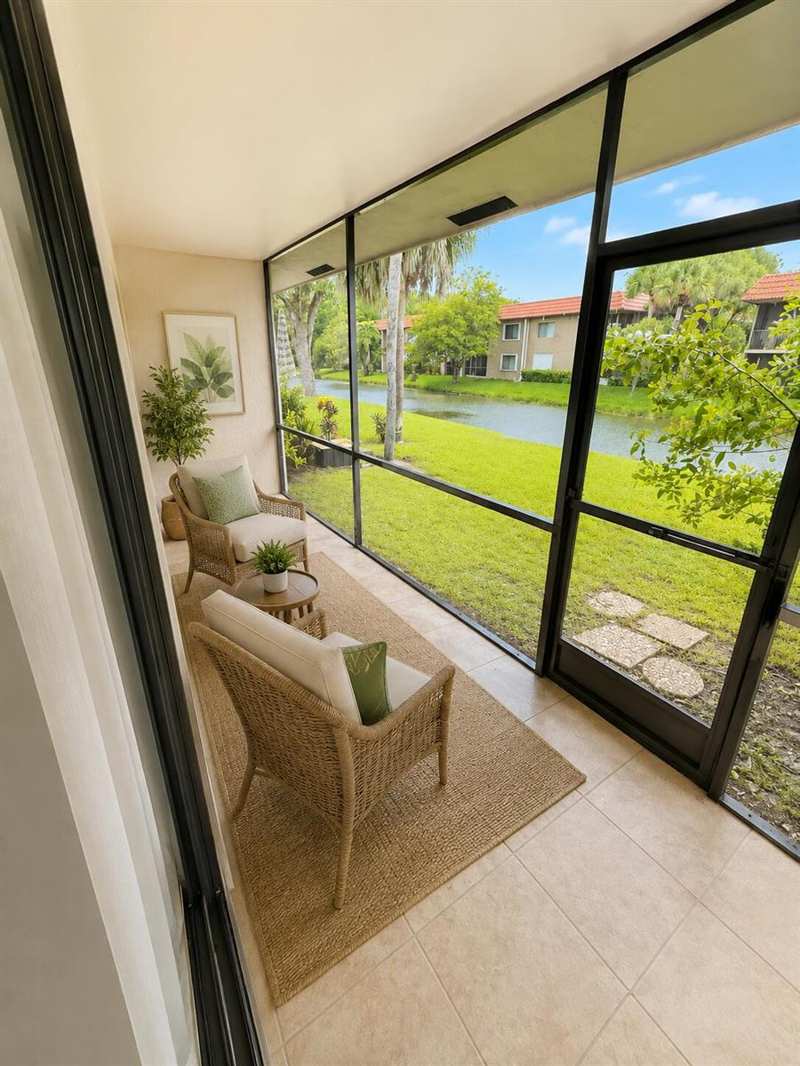 445 LAKEVIEW Drive # 3, Weston FL 33326