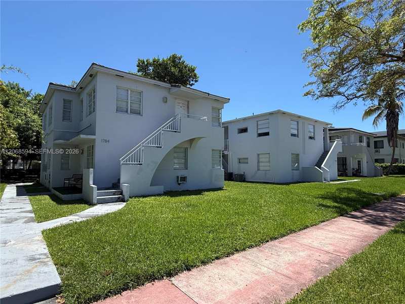 1784 Normandy Dr, Miami Beach FL 33141