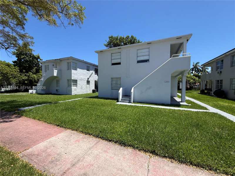 1784 Normandy Dr, Miami Beach FL 33141