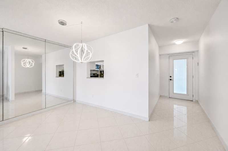 1025 SE 4th Avenue # 101, Dania Beach FL 33004