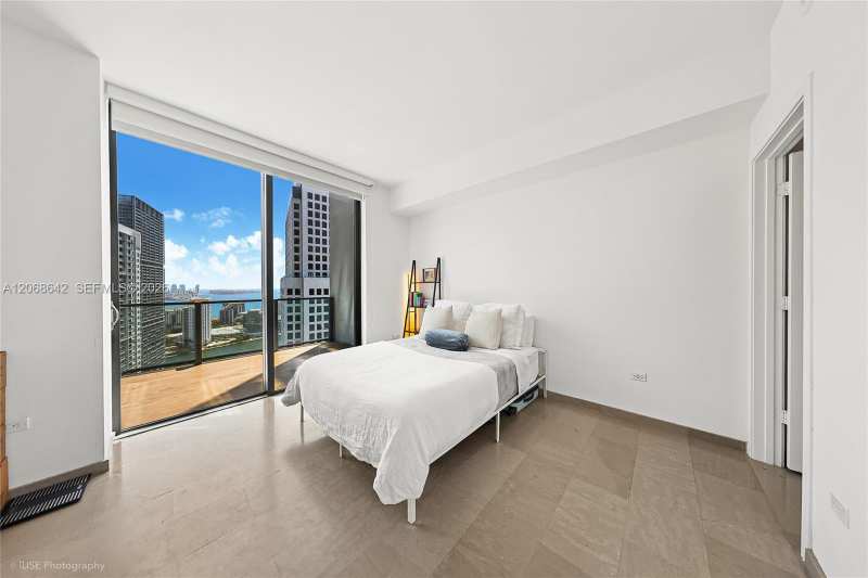 68 SE 6th St # 2909, Miami FL 33131
