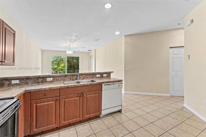 2004 Freeport Ln # 4106, Riviera Beach FL 33404