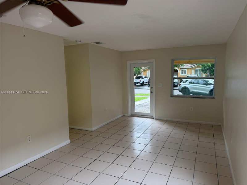 70 SW 14th Ter, Homestead FL 33030