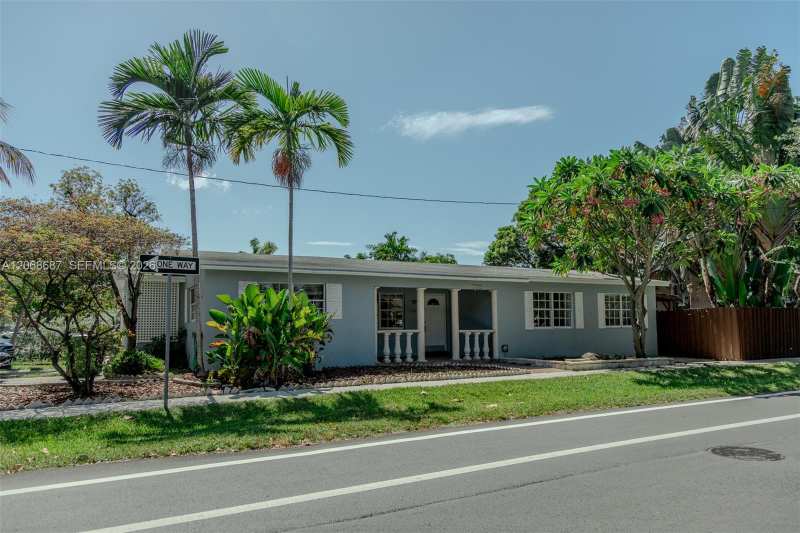 729 NE 2nd Ct # 729, Hallandale Beach FL 33009