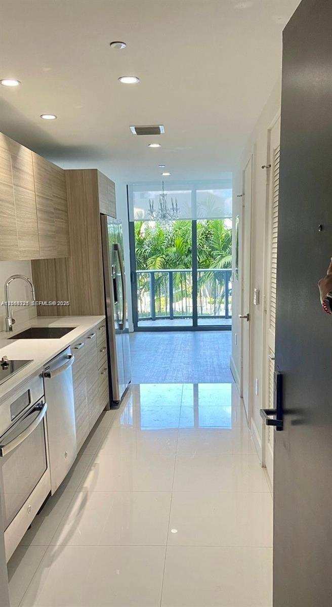 121 NE 34th St # 915, Miami FL 33137