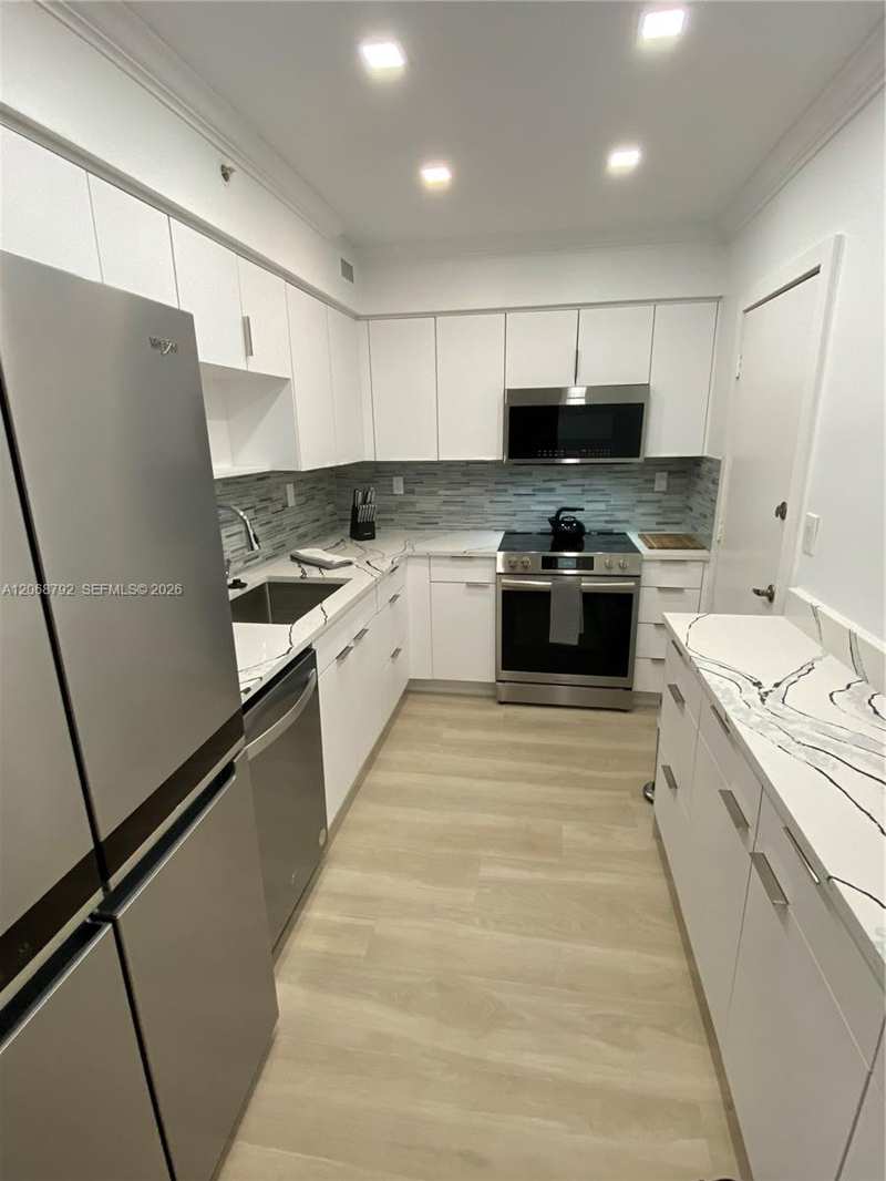 2501 S Ocean Dr REMODELED # 614, Hollywood FL 33019