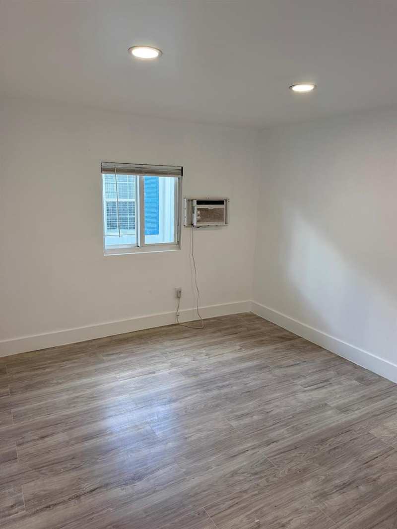 650 NW 214TH Avenue, Pembroke Pines FL 33029
