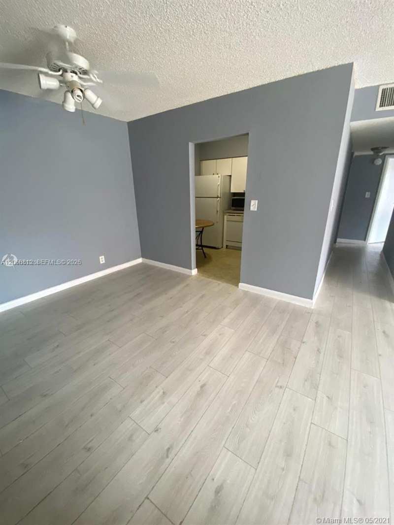 5241 Geneva Way # 203, Doral FL 33166